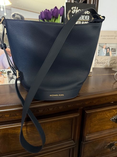 Townsend Medium Pebbled Leather Messenger Bag